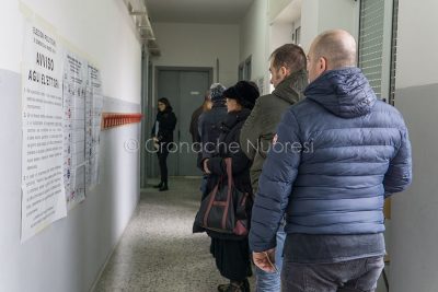 Nuoro, fila al seggio per le Politiche 2018 (foto S.Novellu)