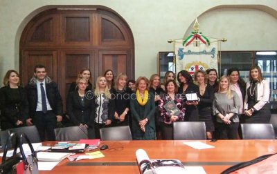 Cagliari. Cerimonia di intitolazione a Dina Dore della Sala pari opportunità