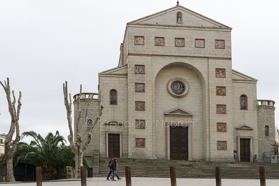 Dopo la potatura portano via la legna: due nuoresi denunciati per furto