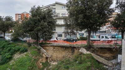 Nuoro, la frana in via Costituzione (foto S.Novellu)