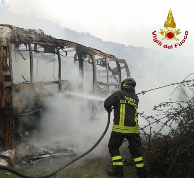 I Vigili del fuoco sul luogo dell'incendio