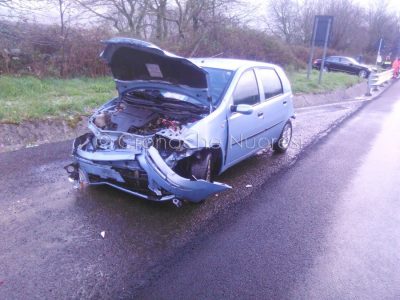 Una delle auto coinvolte nel sinistro