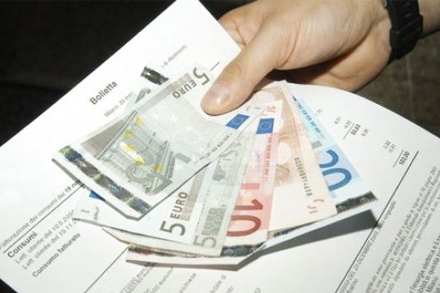 Canone salva-Alitalia in bolletta: ecco il documento del Garante dell’Autorità per l’Energia