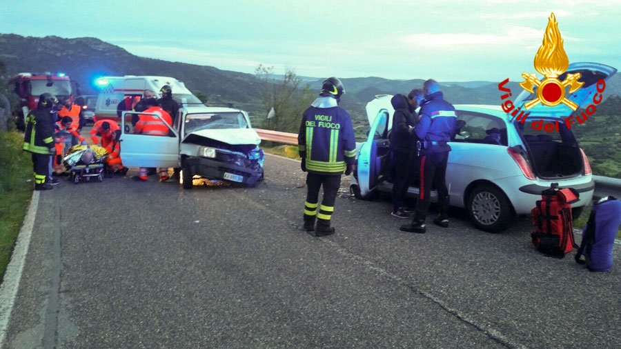 Scontro frontale all’alba sulla Nuoro-Orgosolo: due feriti al San Francesco