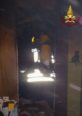 I Vigili del fuoco sul luogo dell'incendio