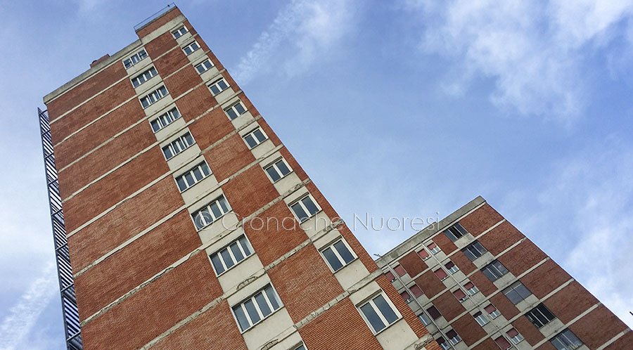 Il servizio di vigilanza degli ospedali di Nuoro gestito da privati: a rischio 56 dipendenti