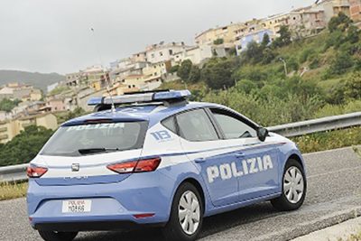 Una volante della Polizia