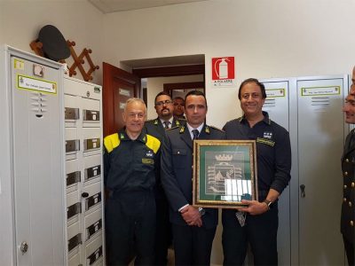 Guardia di Finanza, visita del comandante Valente a Bosa Marina