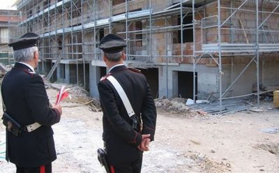 Un controllo dei Carabinieri nei cantieri