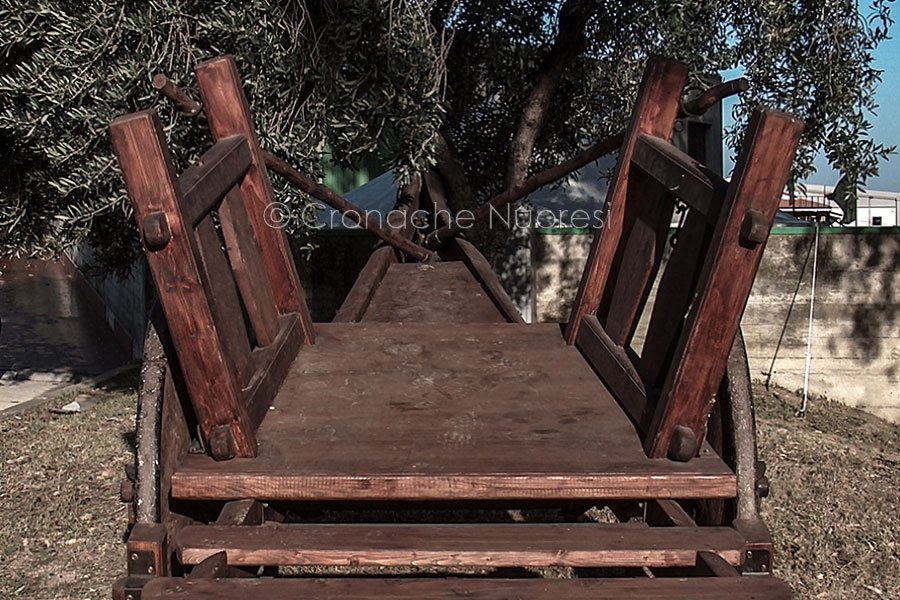 Ladri in azione: rubati antichi oggetti sardi da un cortile