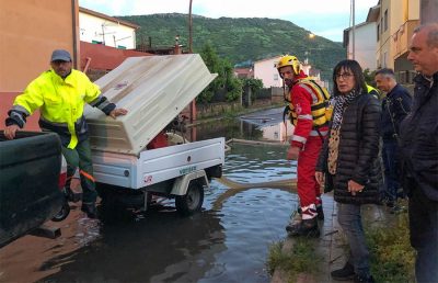 Bosa, una via allagata