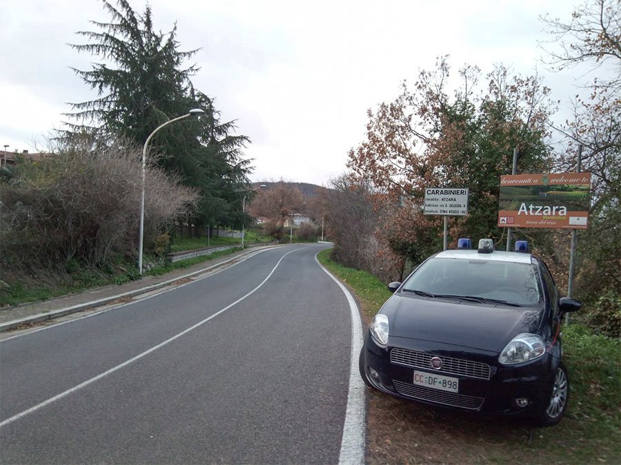 Situazione di pericolo per una chiazza d’olio sull’asfalto: intervengono i Carabinieri