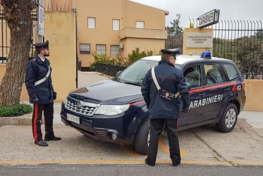 Orosei. Fermato a un posto di blocco rifiuta i controlli e minaccia i Carabinieri: arrestato