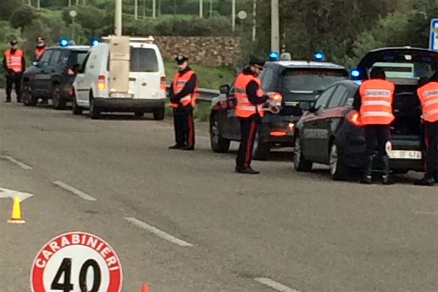 Isili. Due denunce per possesso illegale di arma e evasione