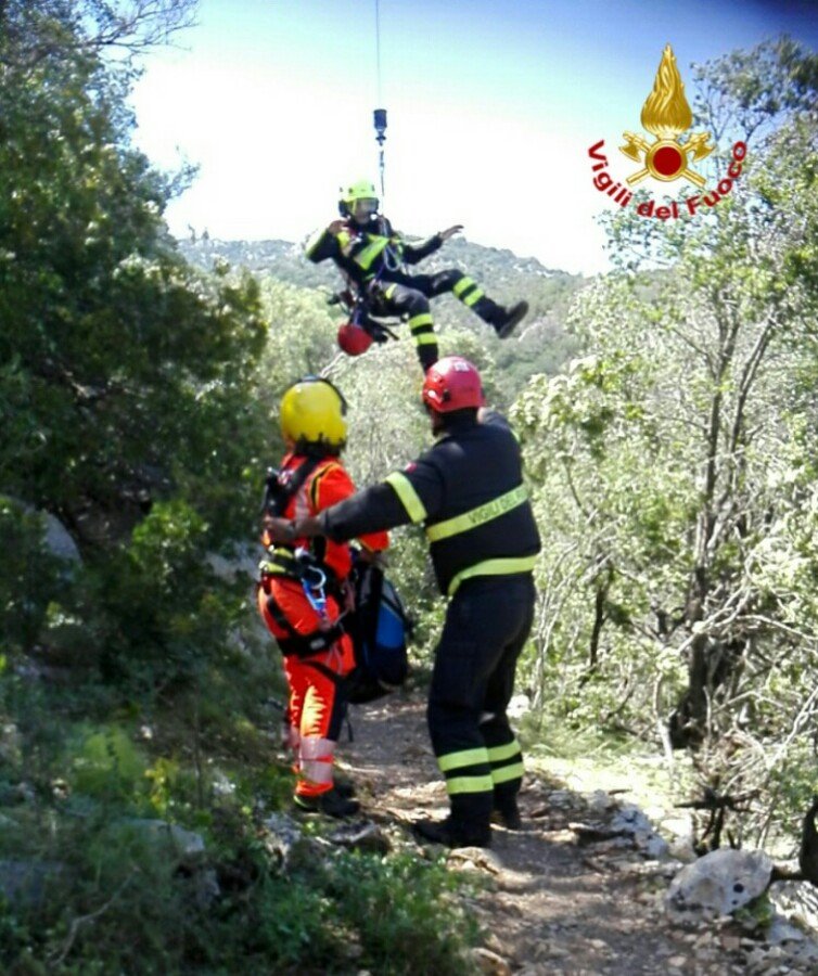 Baunei. Ennesimo escursionista infortunato tratto in salvo dall’elisoccorso