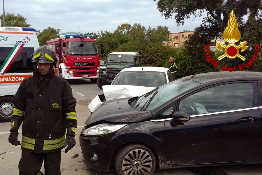 Tortolì. Scontro frontale tra due auto: feriti i conducenti