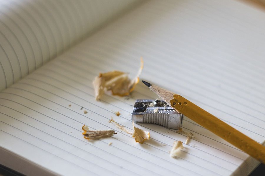 Picchiano, deridono e sfidano i prof in classe: la generazione dei bulli  e la gogna dei video postati sul web