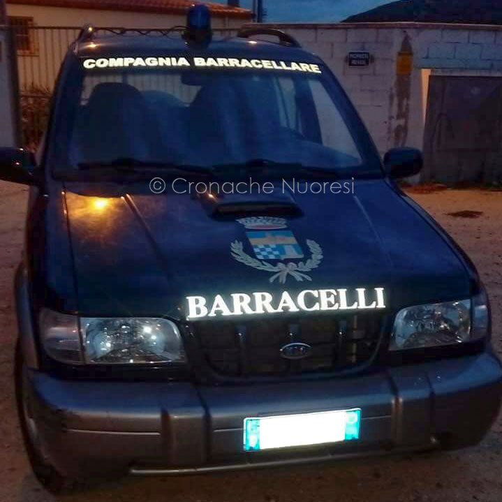 Imbarcazione rinvenuta in campagna legata a un palo della luce