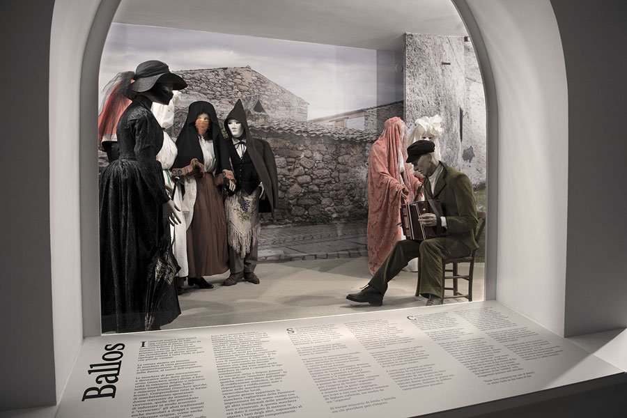 ISRE: inaugura  la sala delle maschere del Carnevale tradizionale