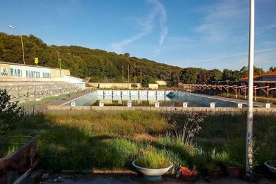 La piscina di Farcana in abbandono