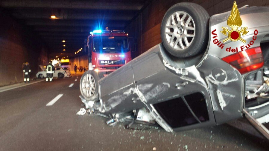 Incidente in galleria alle porte di Nuoro: due anziani feriti