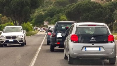 Traffico in tilt all'ingresso di Nuoro (foto S.Novellu)
