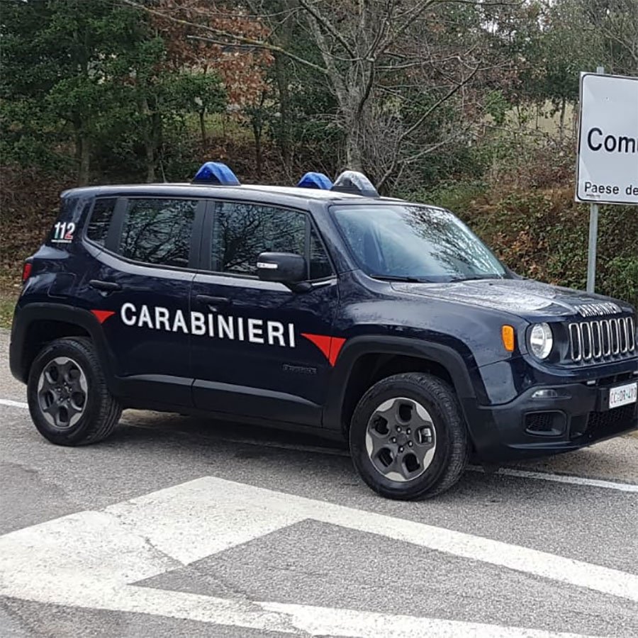 Aggressione e minacce con coltello: scatta la denuncia per un 60enne