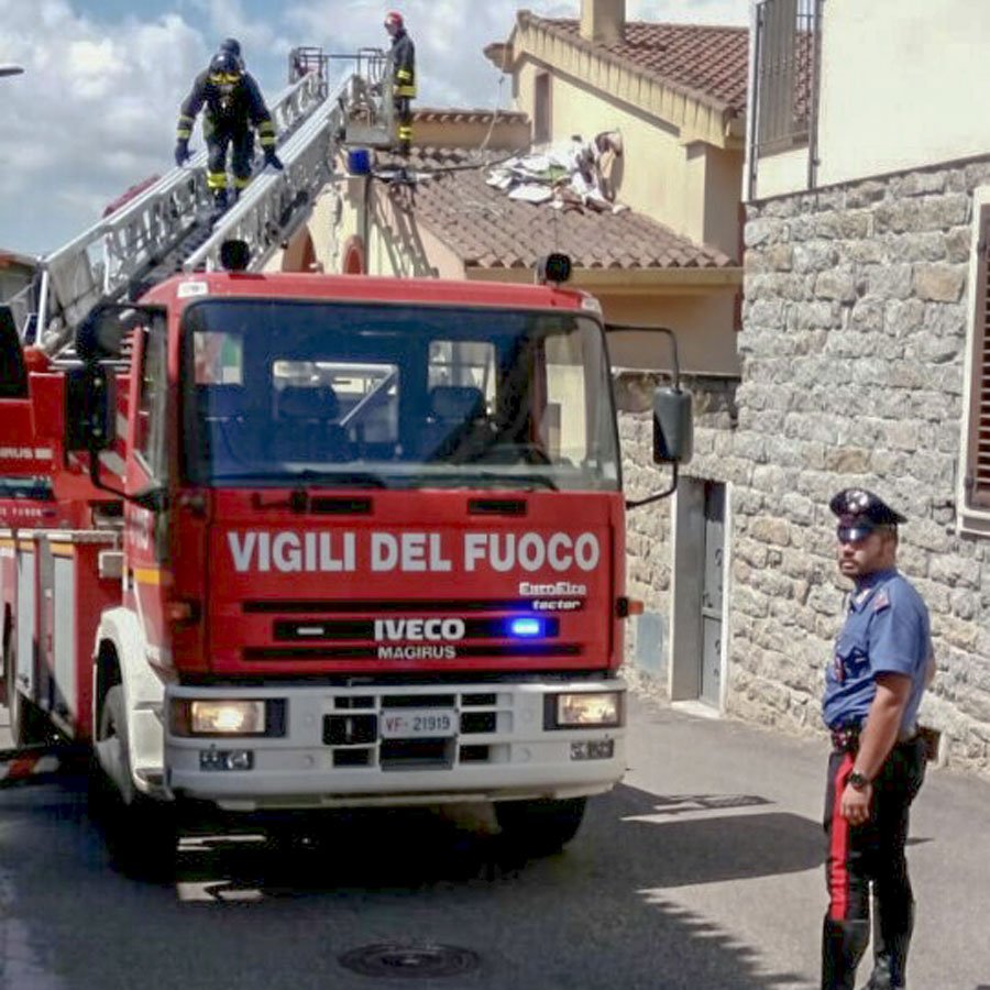 A fuoco un abitazione: 90enne messo in salvo