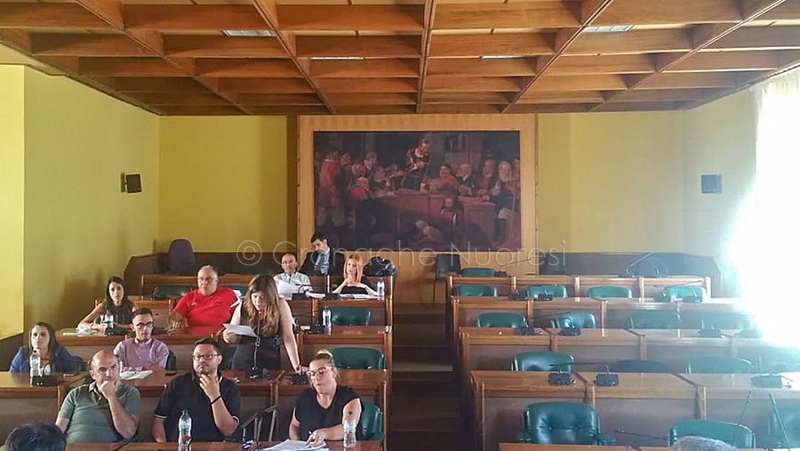 Tensione in consiglio comunale: l’Opposizione impedisce il subentro di Marilena Rojch