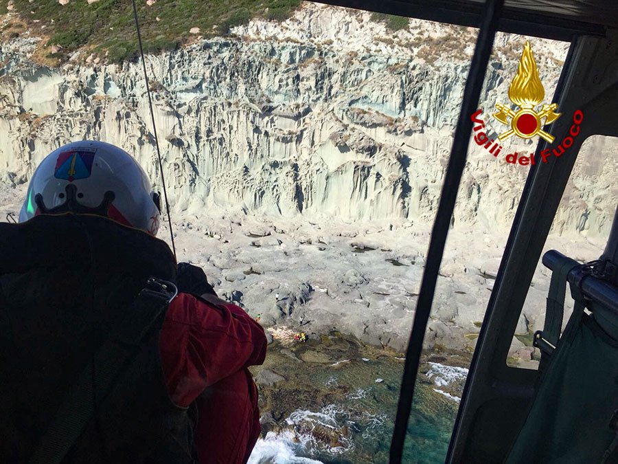 Famiglia con due bimbi in difficoltà con le canoe salvata dall’elisoccorso VVFF