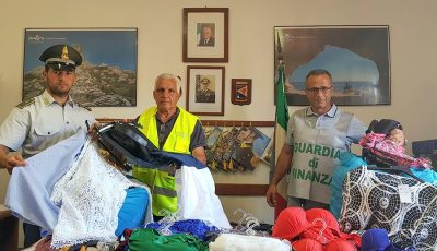 I capi di abbigliamento sequestrati a Arbatax