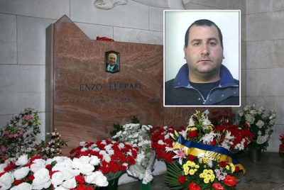 La lapide di Enzo Ferrari e G.A. Mereu