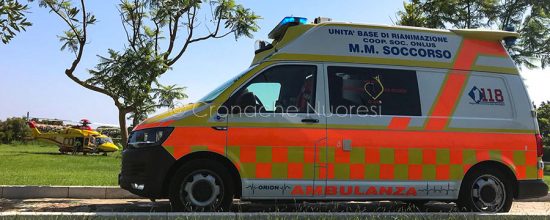 Orosei. L'ambulanza e l'elisoccorso del 118 nel giardino dell'hotel