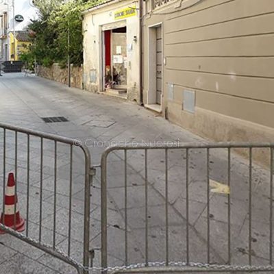 Orotelli, la via dell'edicola chiusa al traffico