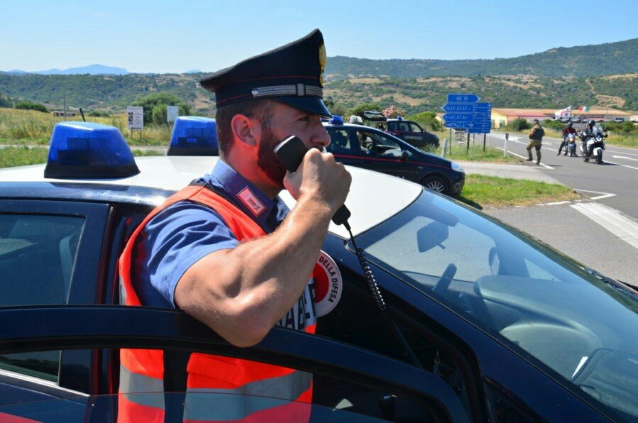 Finto manutentore del gas entra in casa di un anziano e ruba un orologio