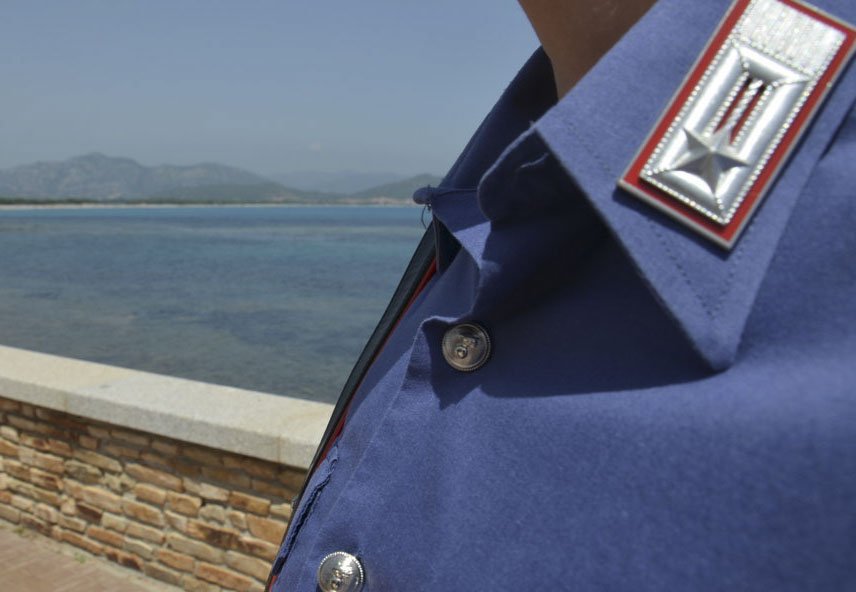 “Sfugge all”Alt” e prosegue la fuga sparendo nel nulla: rintracciato e denunciato dai Carabinieri