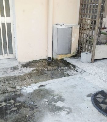 La perdita d'acqua in piazza Sodati