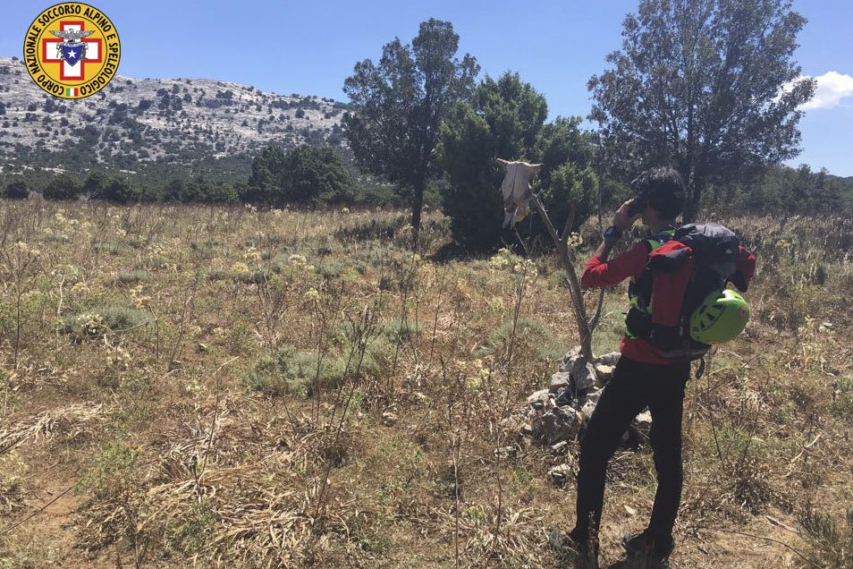 Si perde mentre fa trekking e viene individuato grazie a un SMS