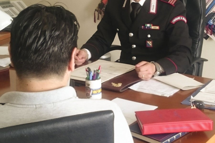 Donna di Nuoro vittima di una truffa online: 30enne denunciato