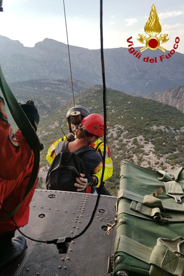 Olandesi dispersi nelle campagne dei Dorgali recuperati dall’elisoccorso VVFF