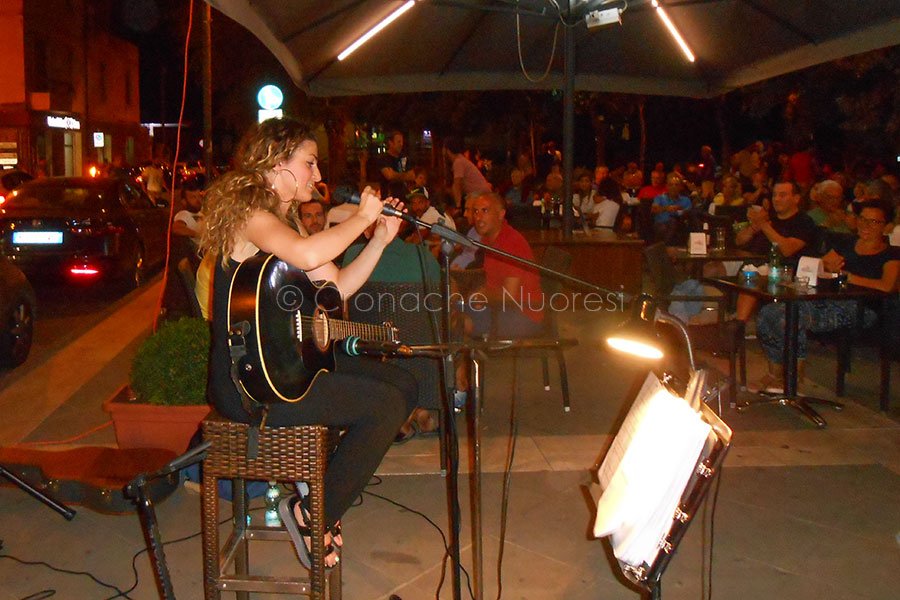 Bosa. Il Sindaco limita la movida, e scoppia la polemica