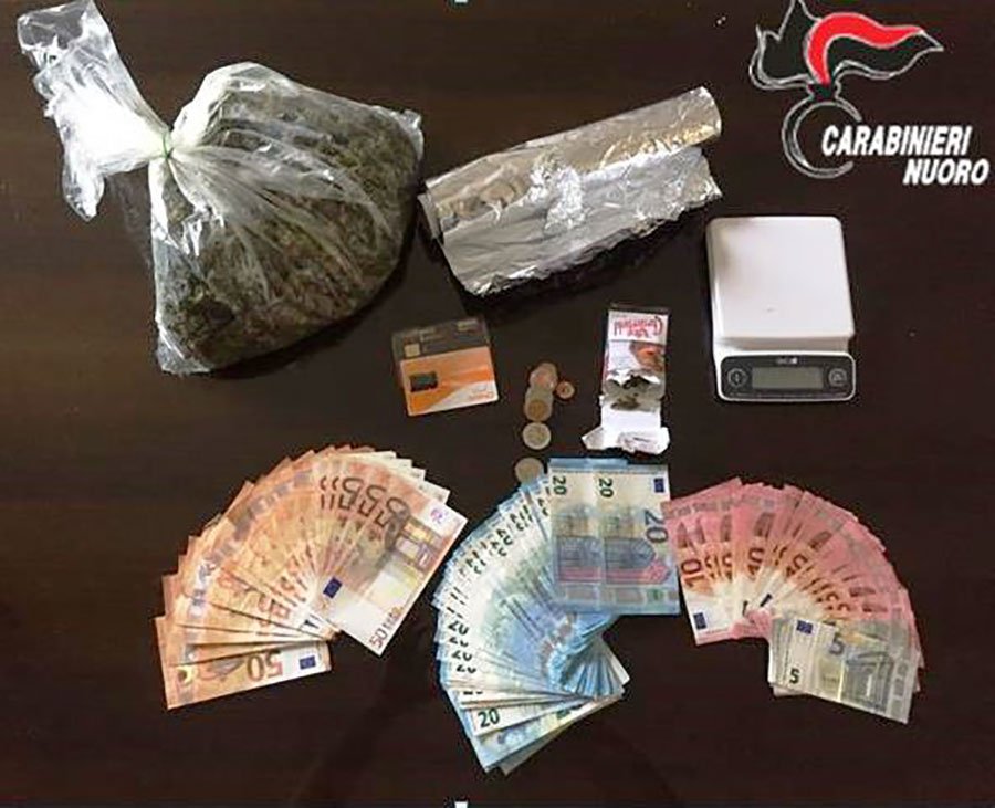 Marijuana e 3mila euro in contanti: 30enne in manette