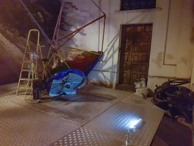 I resti della giostra dopo l'incidente