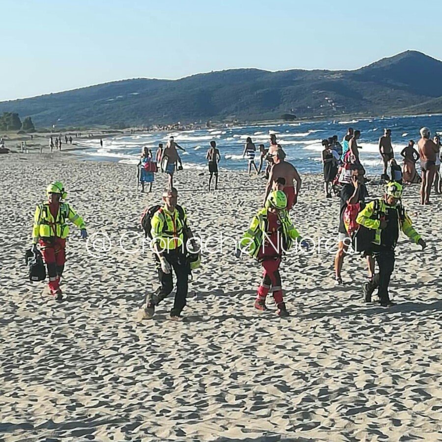 Rischia di annegare nelle acque di Posada: salvato dal 118