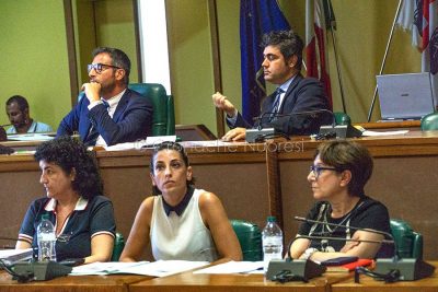 Soddu durante il Consiglio-comunale di ieri (foto S.Novellu)