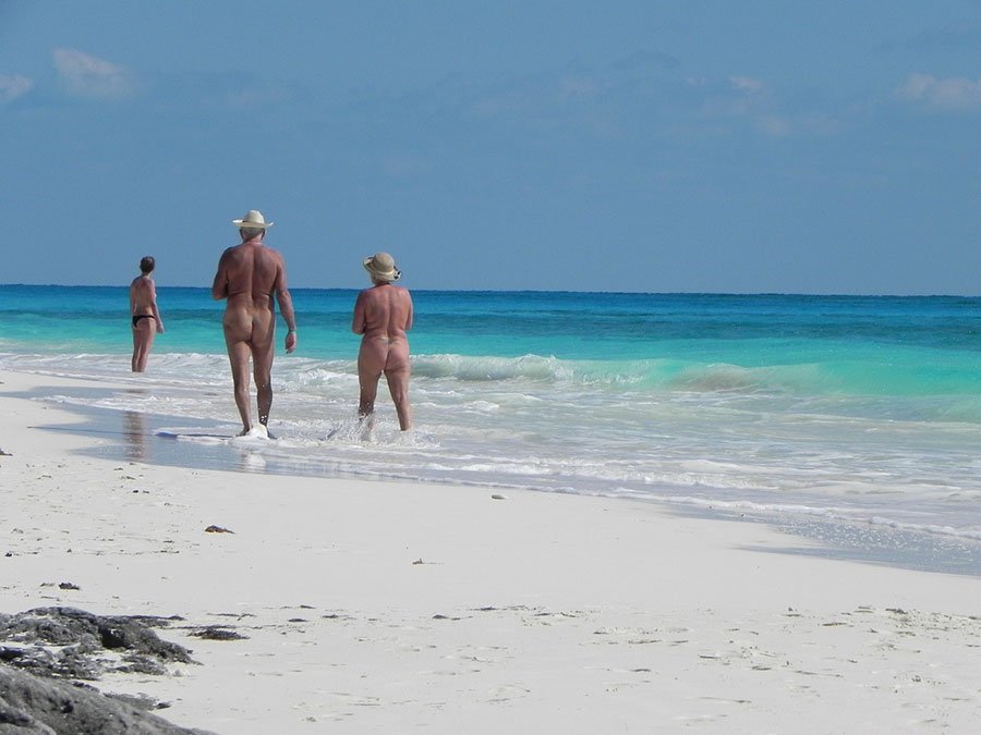 A Piscinas una tra le più grandi spiagge per naturisti d’Europa