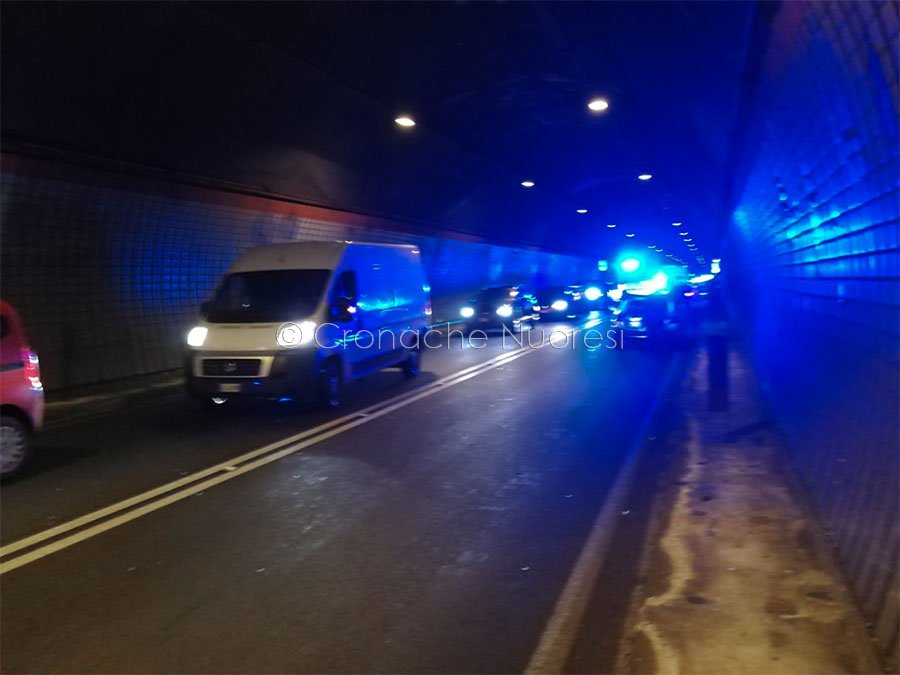 Nuoro. Tamponamento a catena nella galleria di Prato Sardo: traffico deviato in centro città