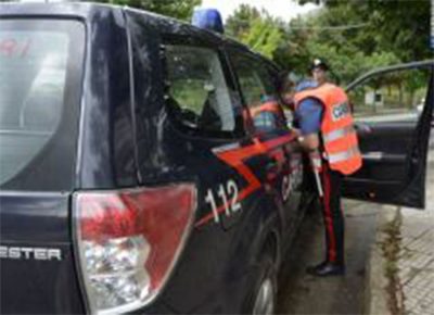 Carabinieri sul luogo dell'incidente