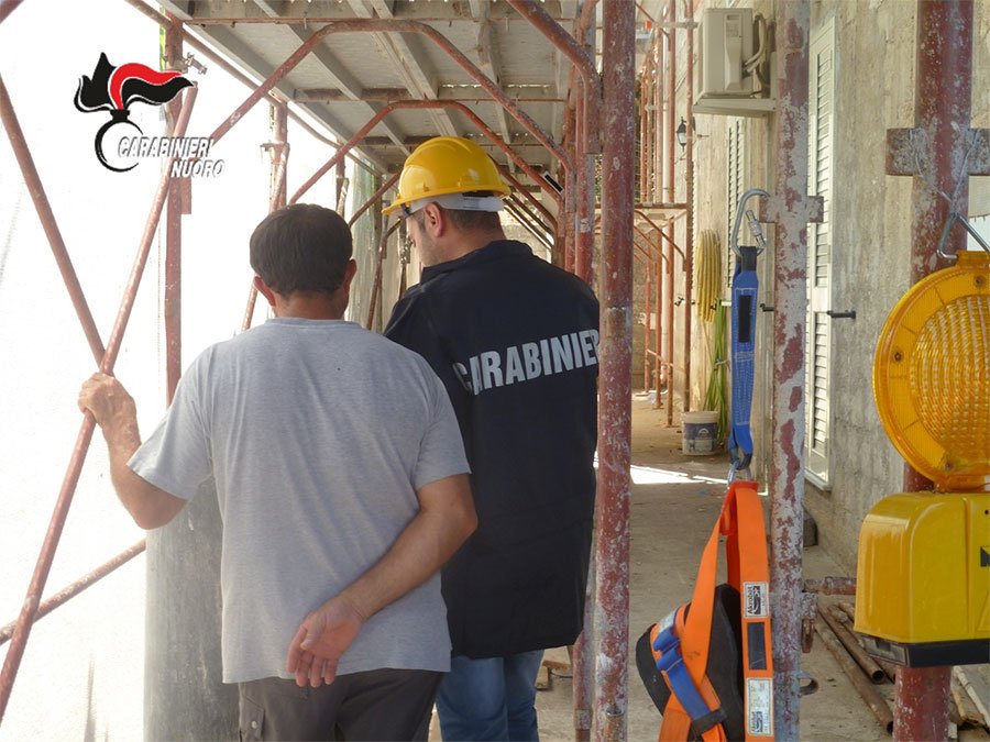 Impianto di sorveglianza senza autorizzazione: nei guai un imprenditore