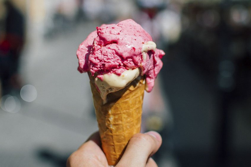 Lavoratori “in nero” in una gelateria: inflitta una maxi sanzione da quasi 30mila euro al titolare